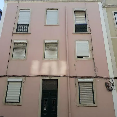 Apartment Cozy New In Arroios Lisbon