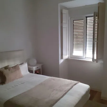 Cozy New In Arroios Lisbon