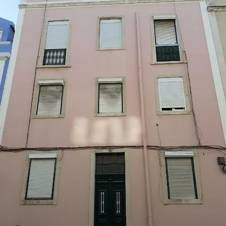 Cozy New In Arroios Lisbon