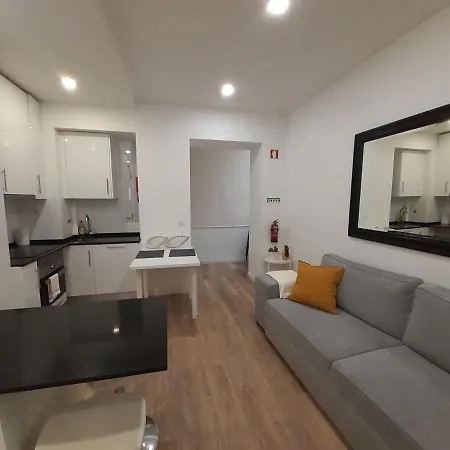 Cozy New In Arroios Lisbon